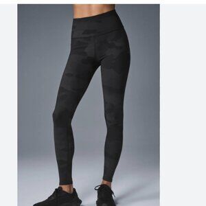 Alo High-Waist Airlift Legging Black Camo s small gray